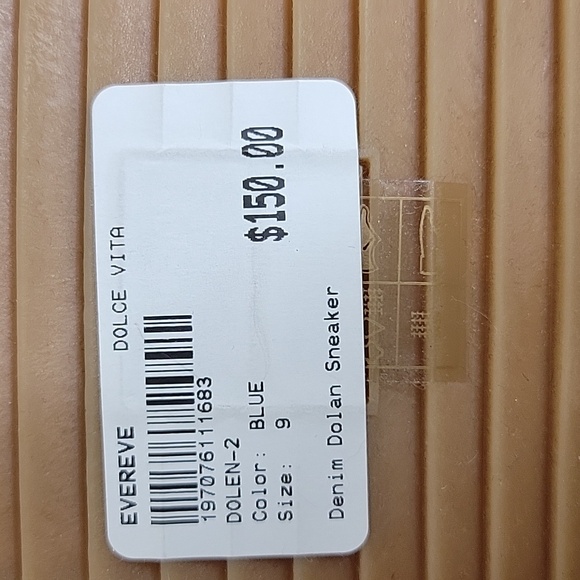 Dolce Vita Dolen sneaker - Picture 6 of 6